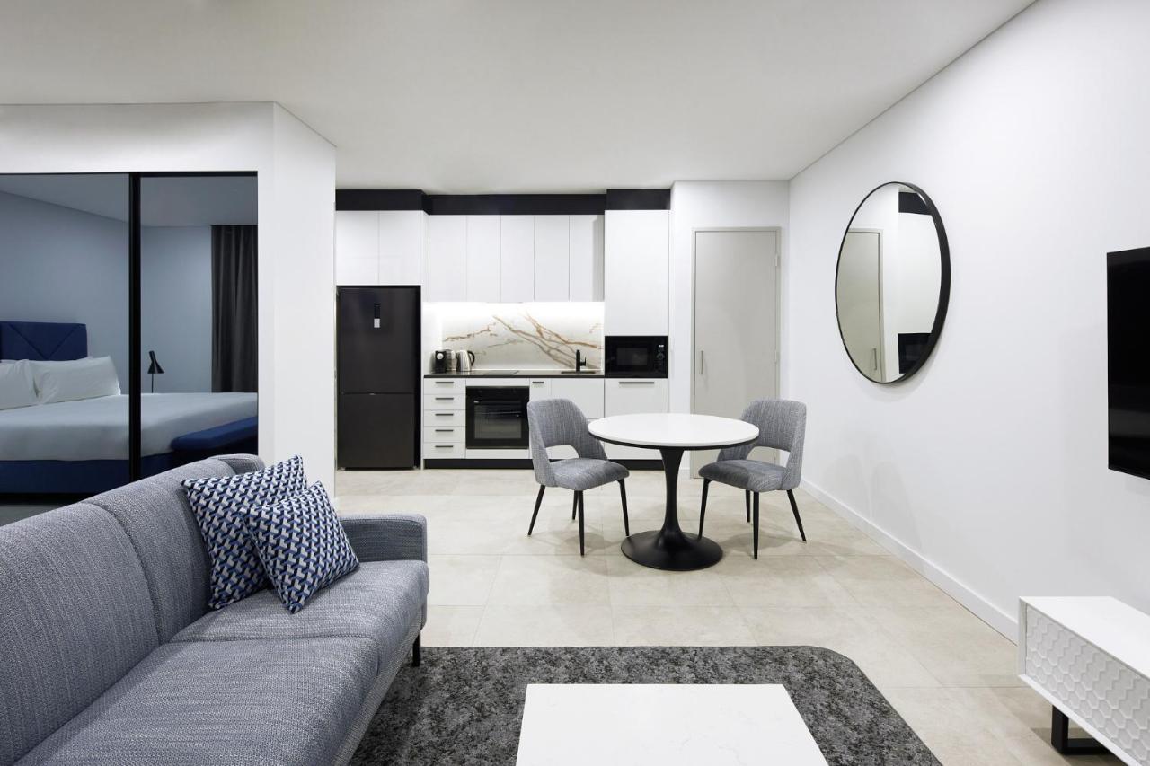 Meriton Suites Ливърпул Екстериор снимка A typical apartment at The Standard
