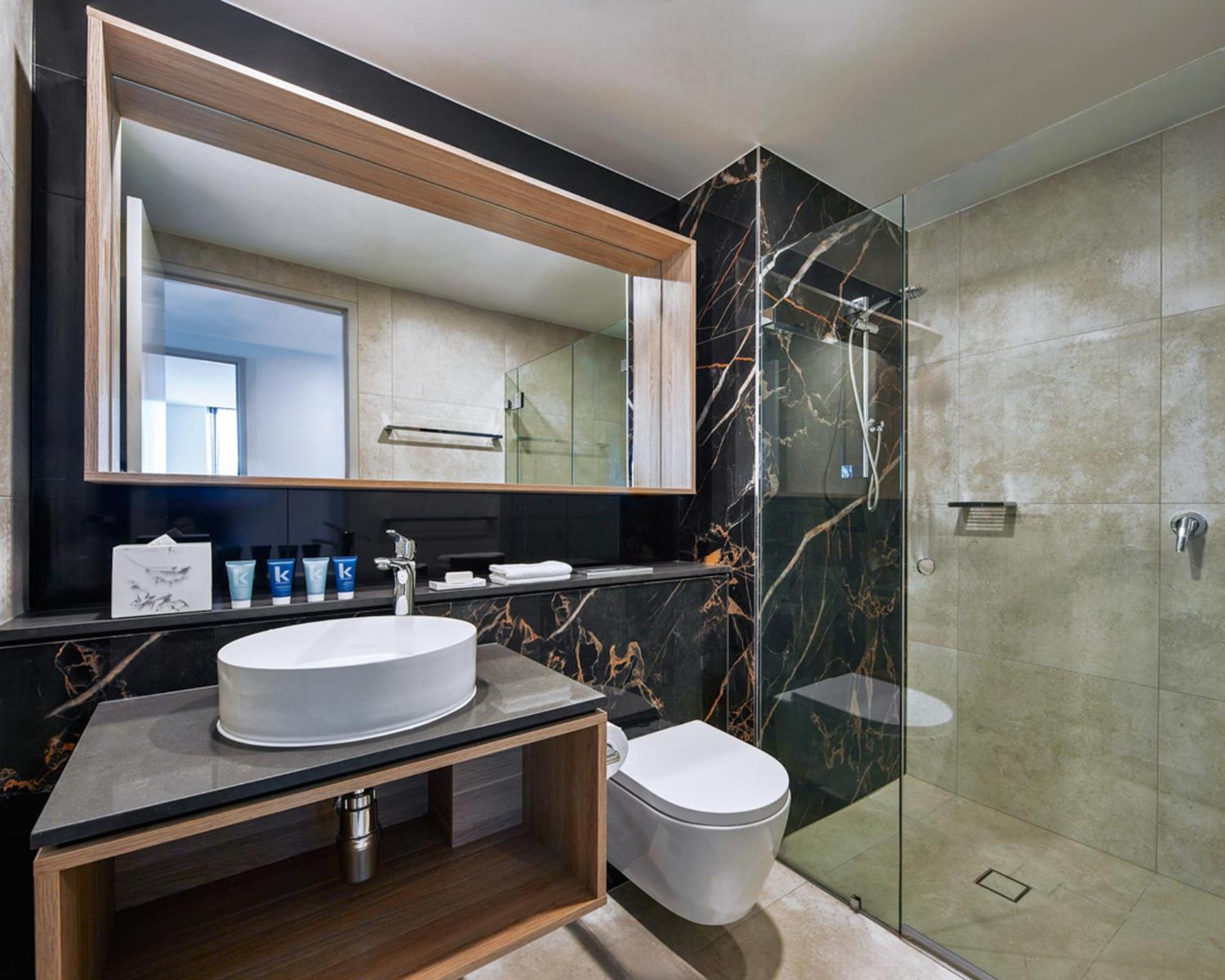 Meriton Suites Ливърпул Екстериор снимка Bathroom