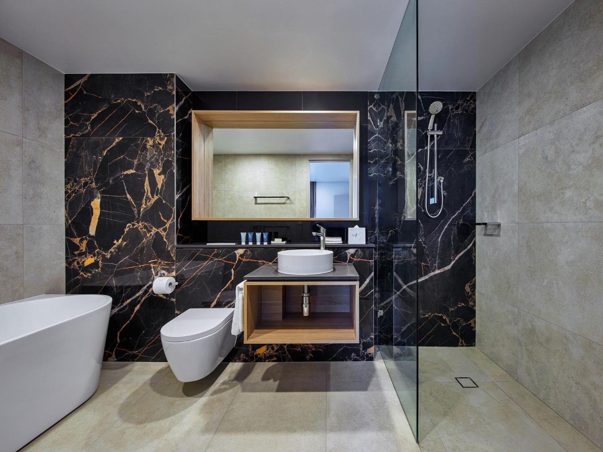 Meriton Suites Ливърпул Екстериор снимка Bathroom