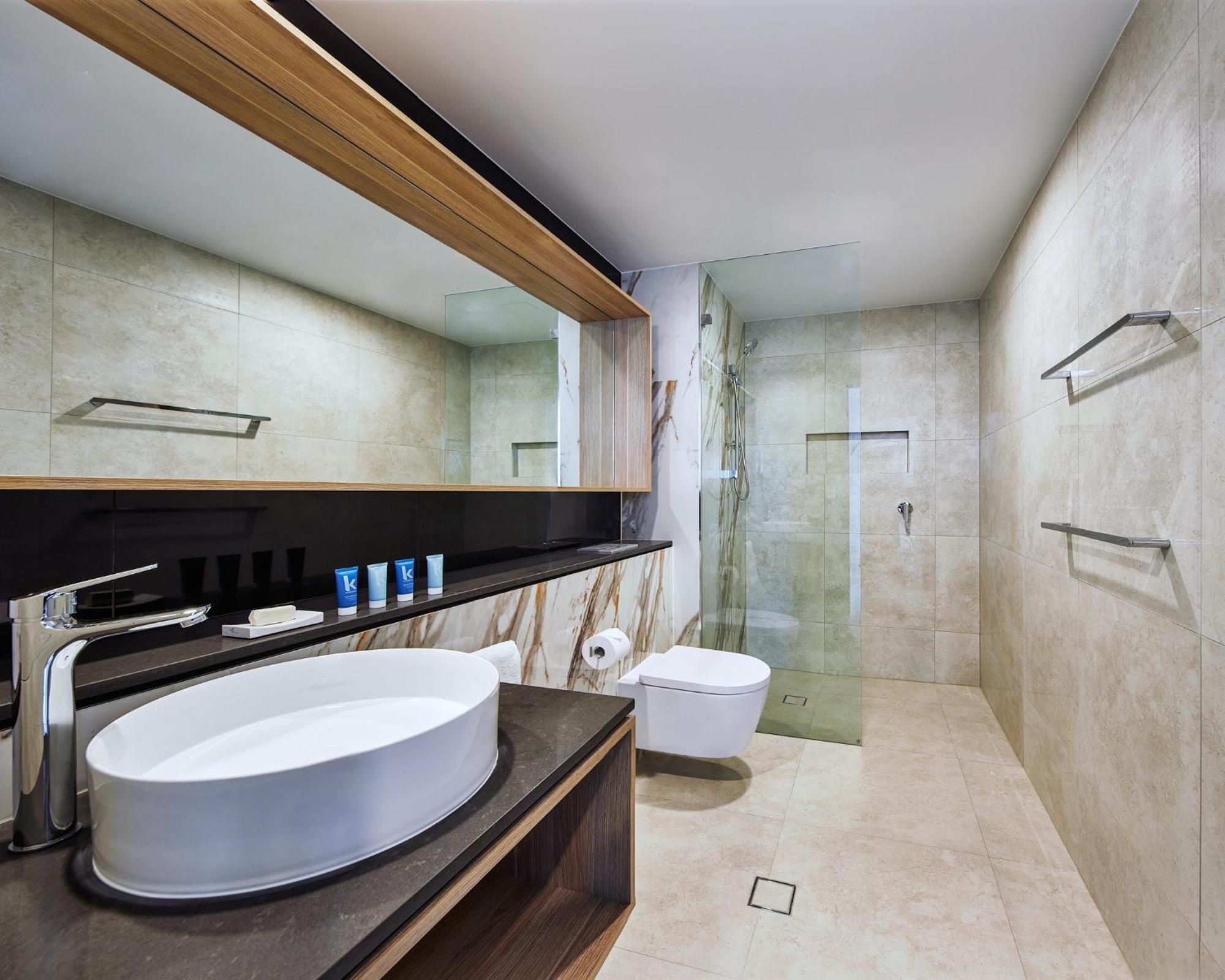 Meriton Suites Ливърпул Екстериор снимка Bathroom