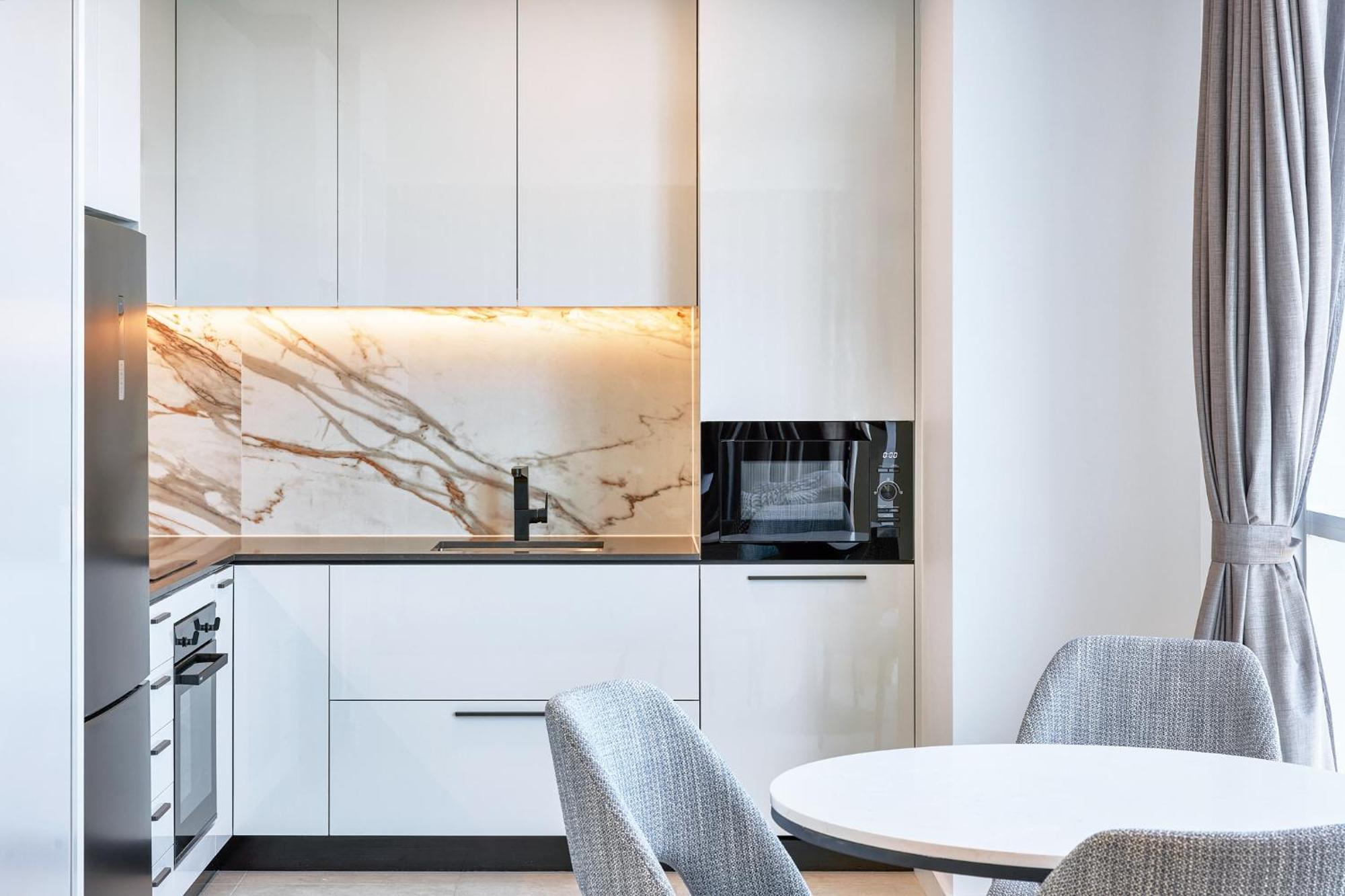 Meriton Suites Ливърпул Екстериор снимка A kitchen in a private home