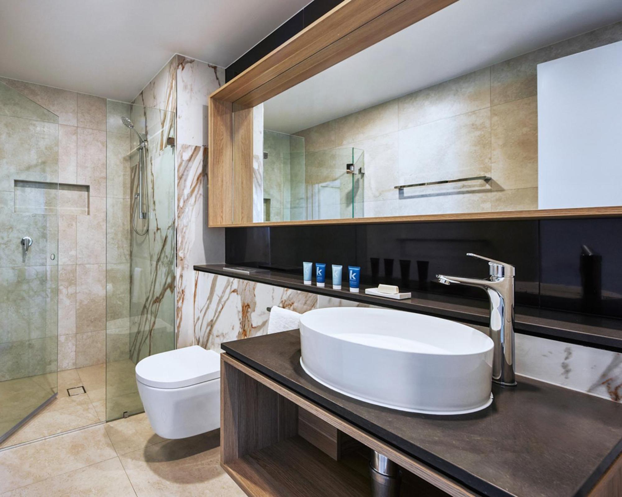 Meriton Suites Ливърпул Екстериор снимка Bathroom