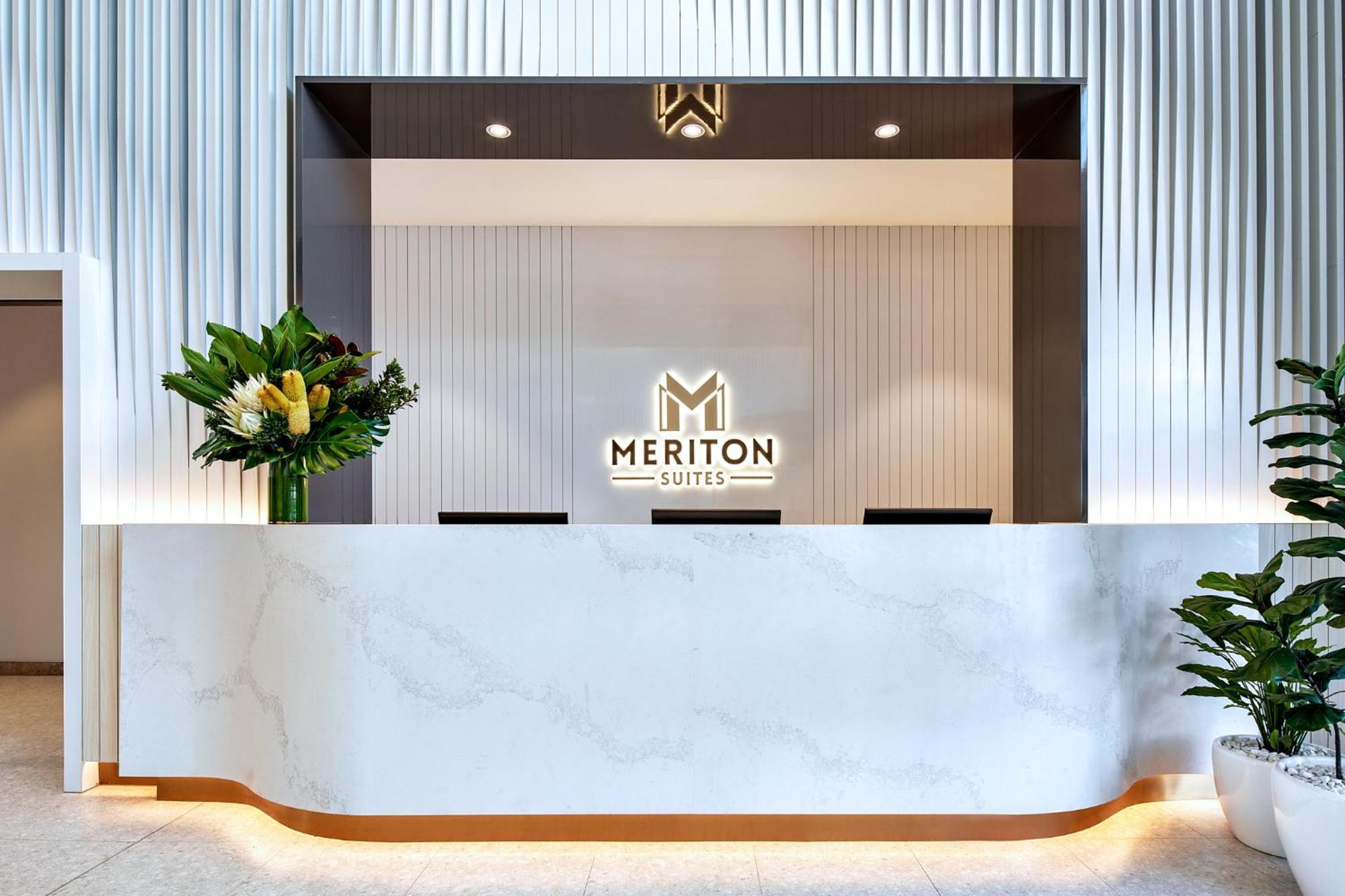 Meriton Suites Ливърпул Екстериор снимка Meriton Hotel