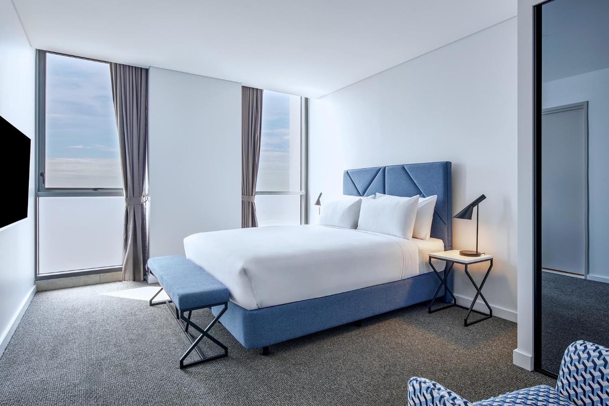 Meriton Suites Ливърпул Екстериор снимка A bedroom at the hotel