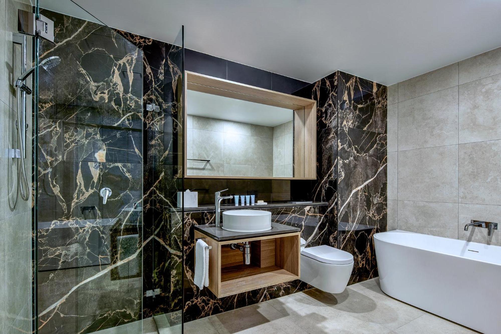 Meriton Suites Ливърпул Екстериор снимка Bathroom