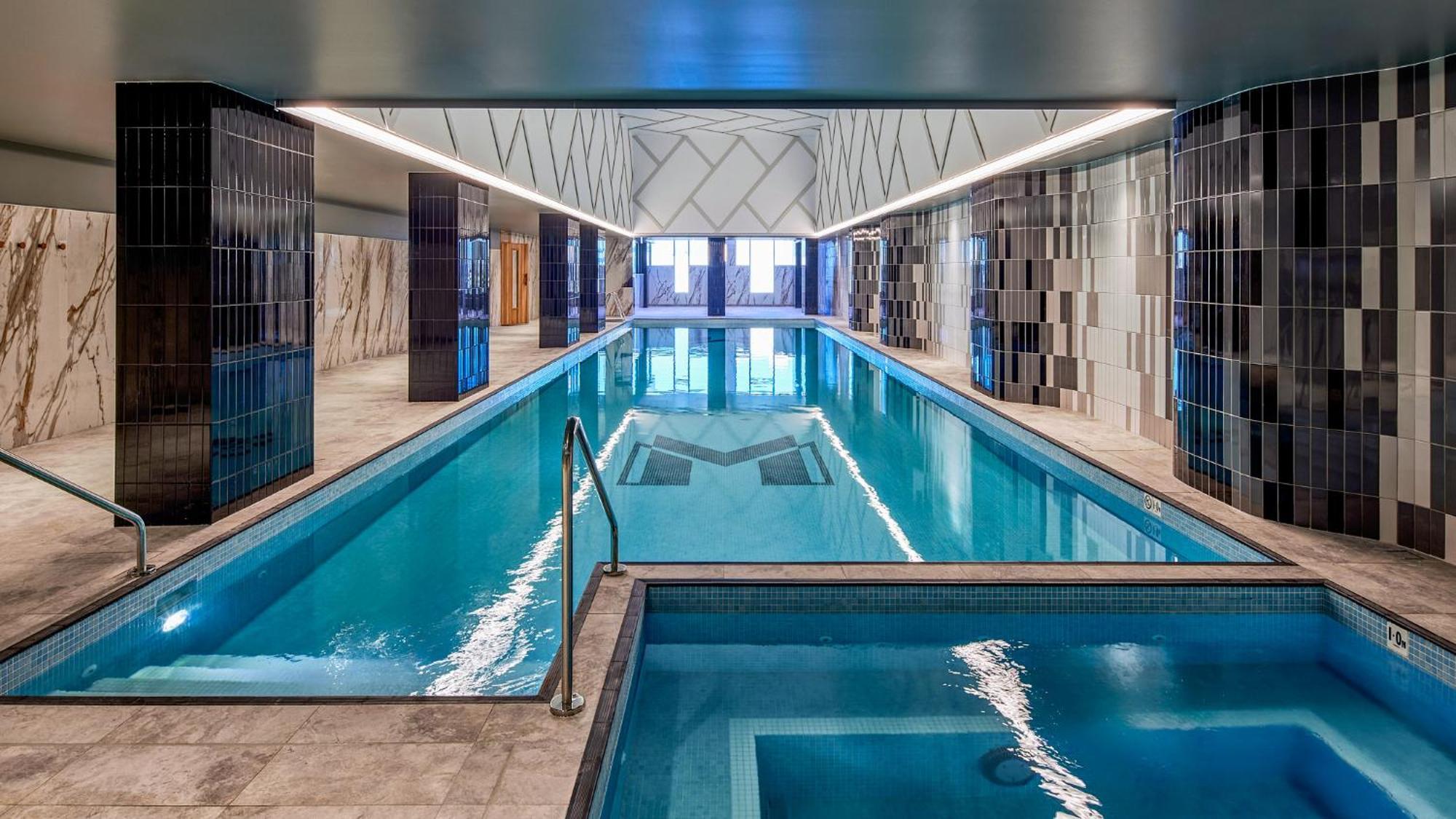 Meriton Suites Ливърпул Екстериор снимка The pool at the Mandarin Oriental